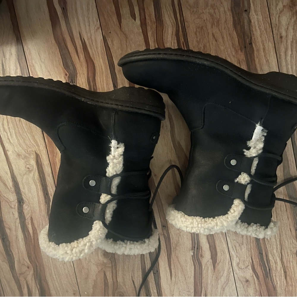 UGG Boots Australia. Black Suede with sheep’s wool lining Boots